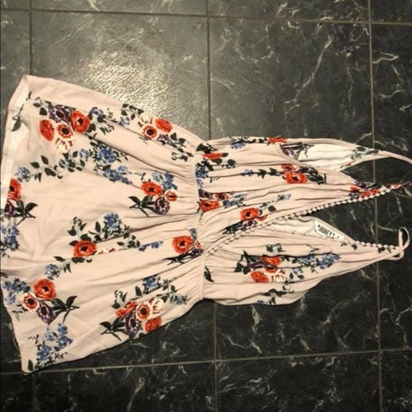 I am selling dresses,rompers, and pairs of shorts. - Picture 3 of 7